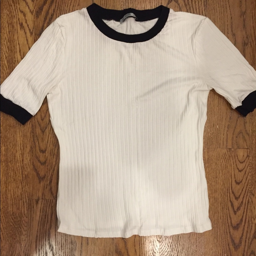 ZARA Basic tshirt LIKE NEW